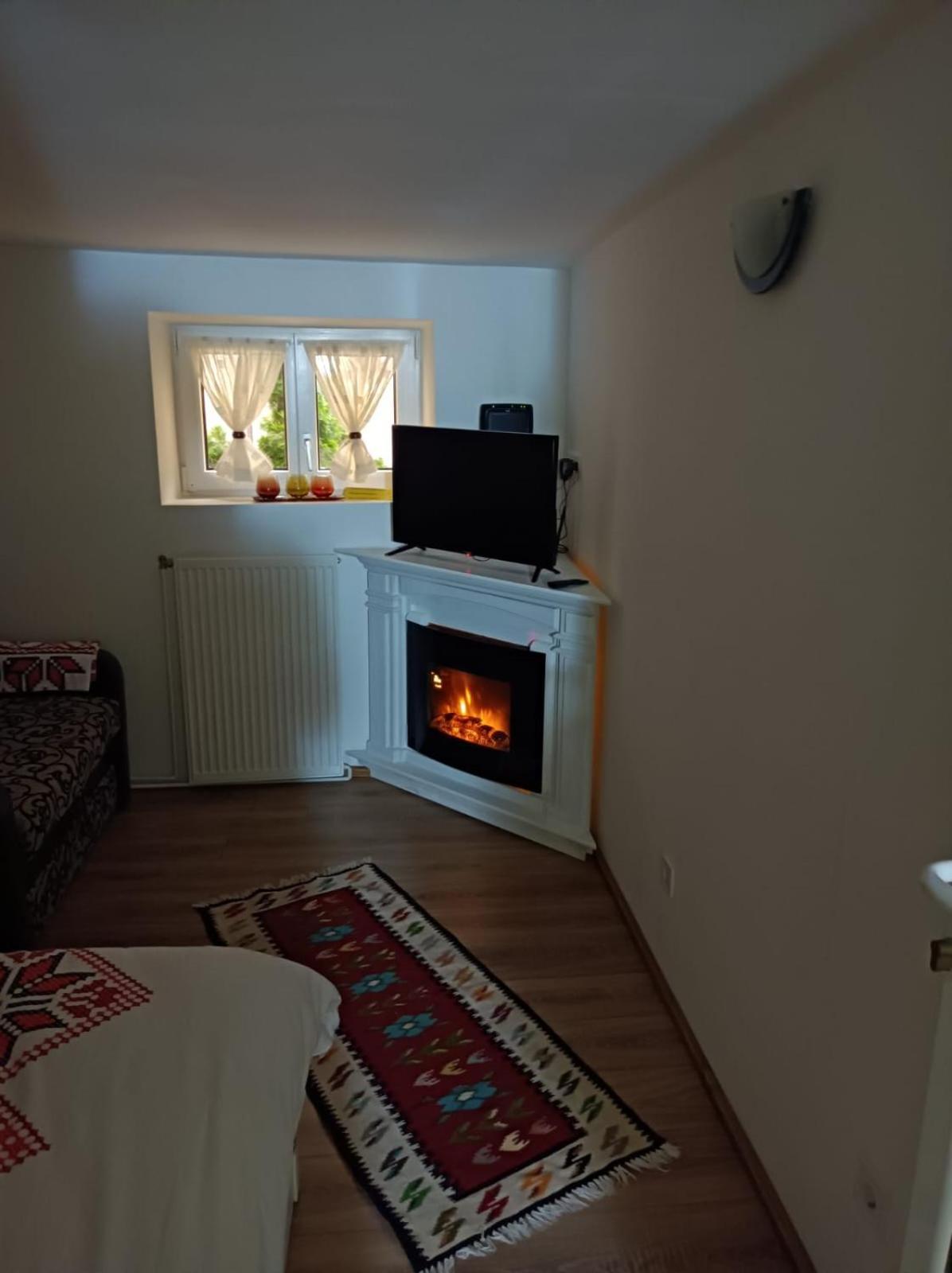 Republicii Rustic Apartament In Brasov City Center Экстерьер фото