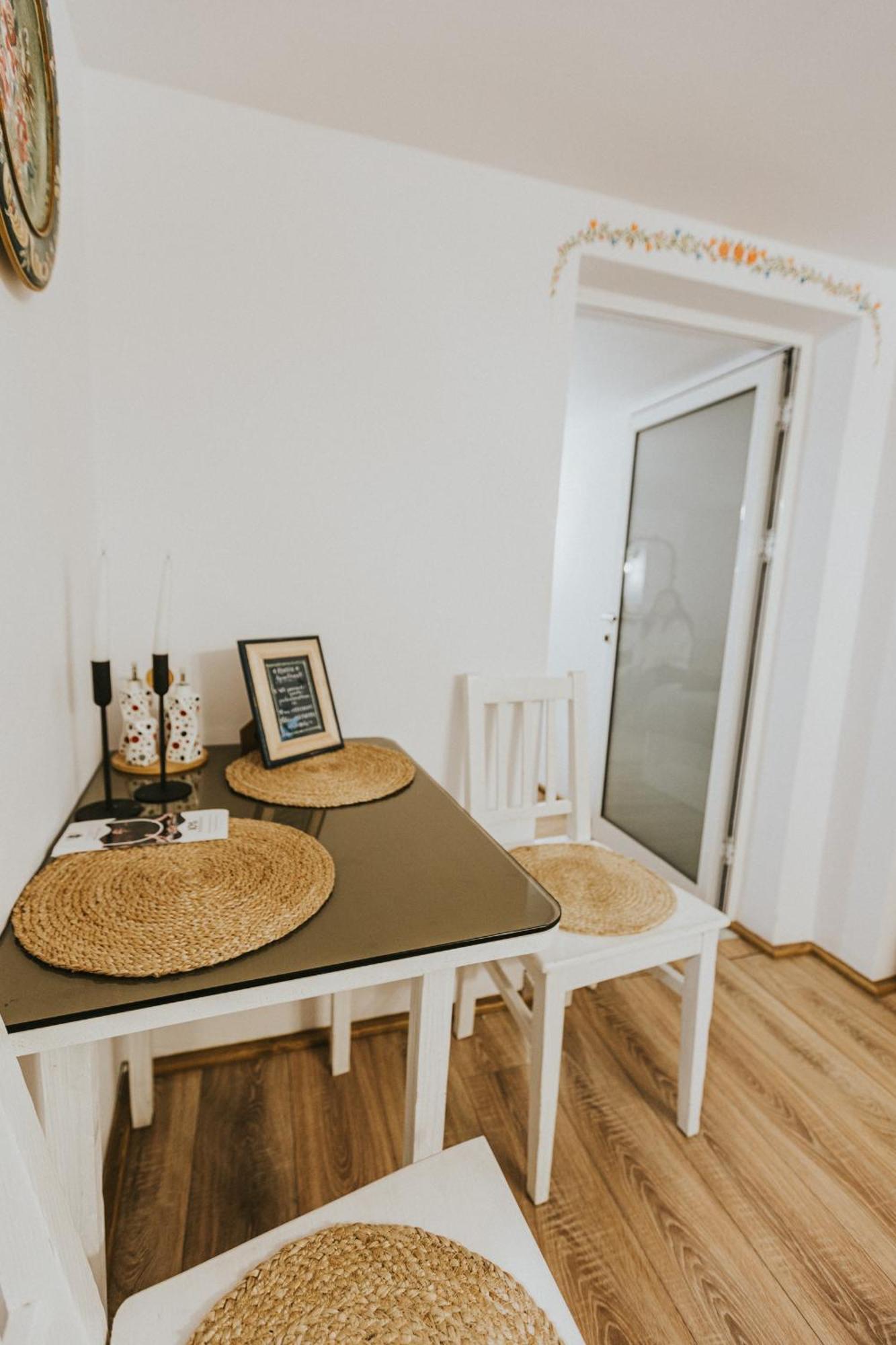 Republicii Rustic Apartament In Brasov City Center Экстерьер фото
