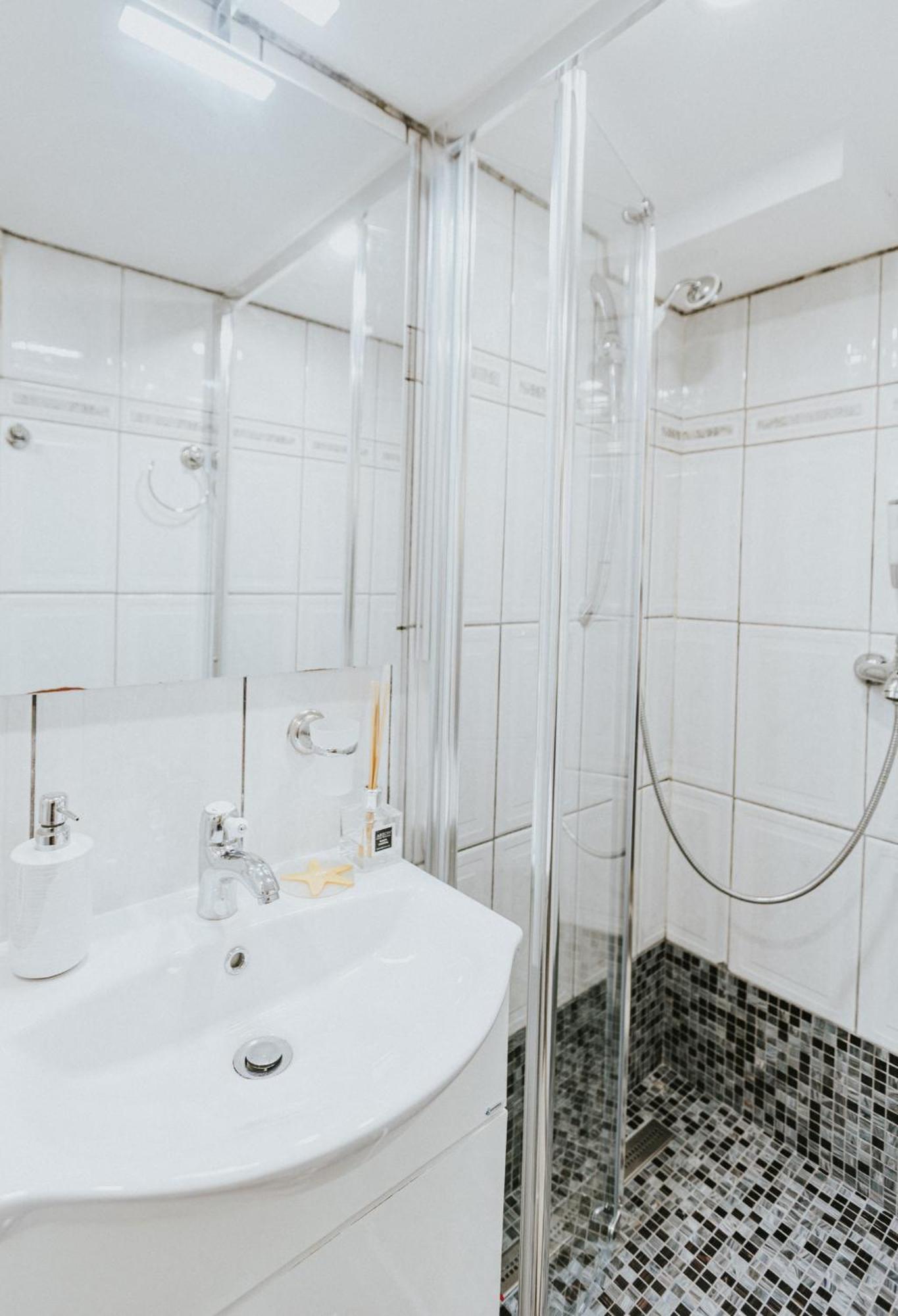 Republicii Rustic Apartament In Brasov City Center Экстерьер фото