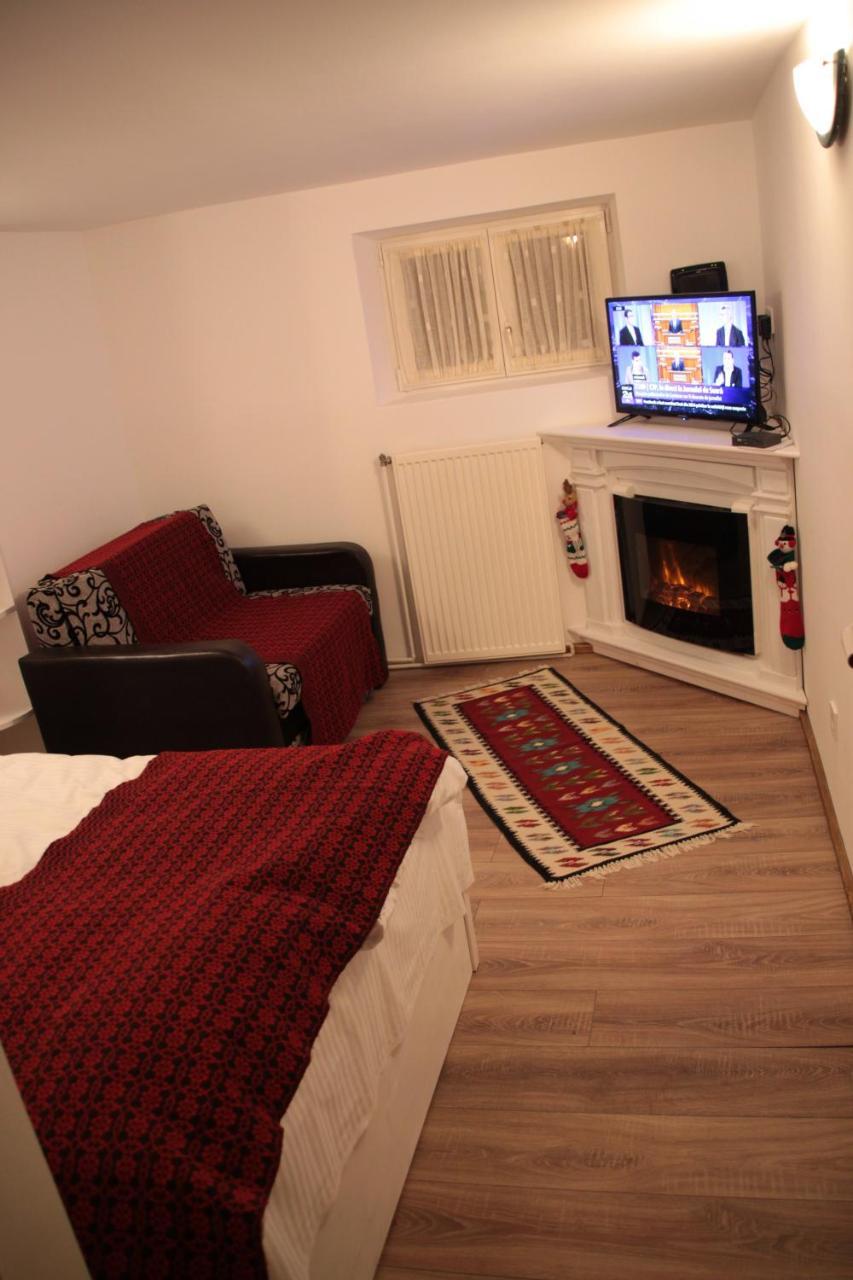 Republicii Rustic Apartament In Brasov City Center Экстерьер фото