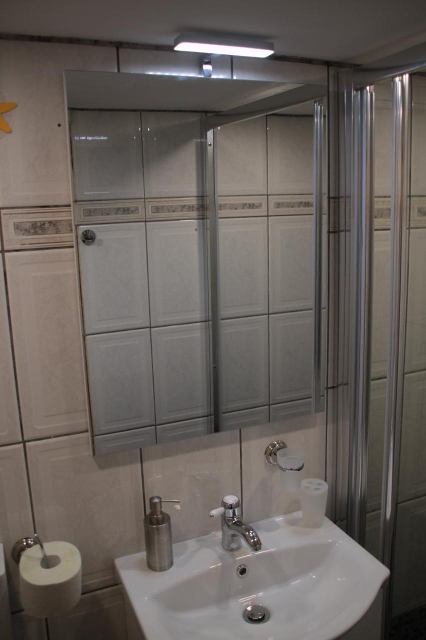 Republicii Rustic Apartament In Brasov City Center Экстерьер фото