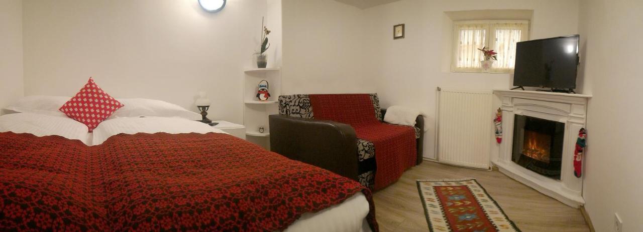 Republicii Rustic Apartament In Brasov City Center Экстерьер фото
