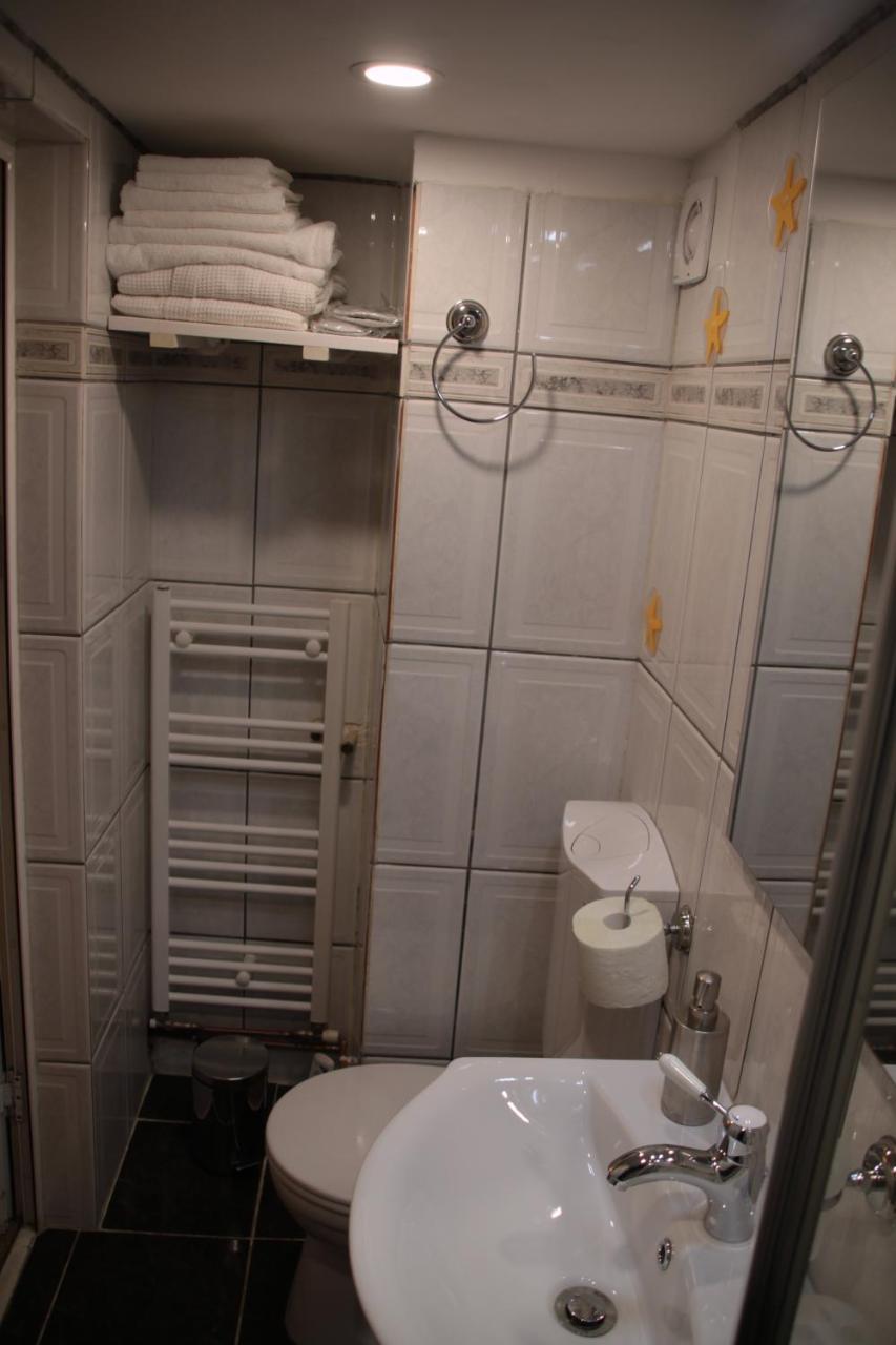 Republicii Rustic Apartament In Brasov City Center Экстерьер фото