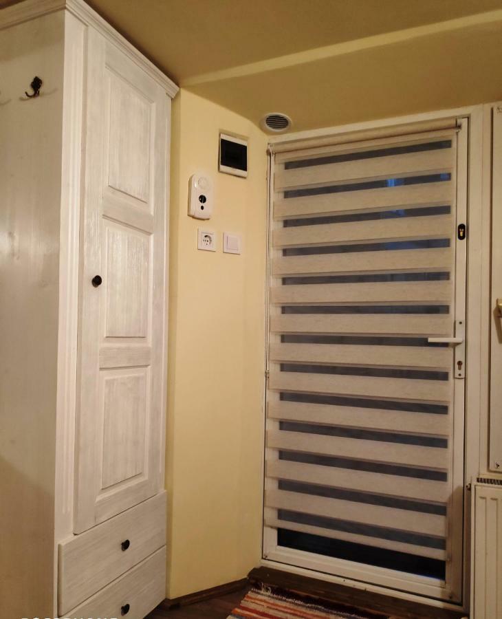 Republicii Rustic Apartament In Brasov City Center Экстерьер фото
